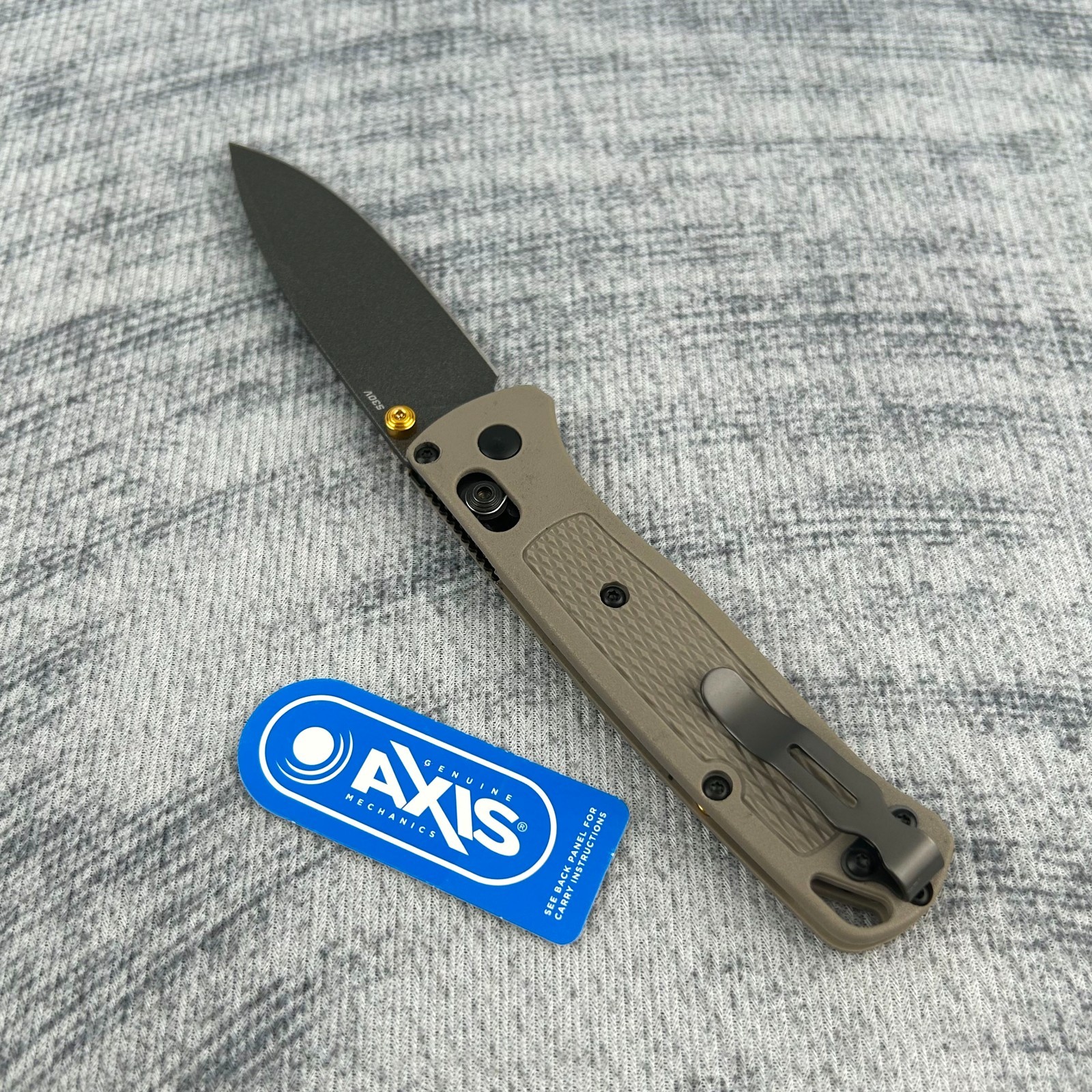 Benchmade Bugout 535GRY-1 |Gray Handle CPM-S30V Stainless Steel Folding knife