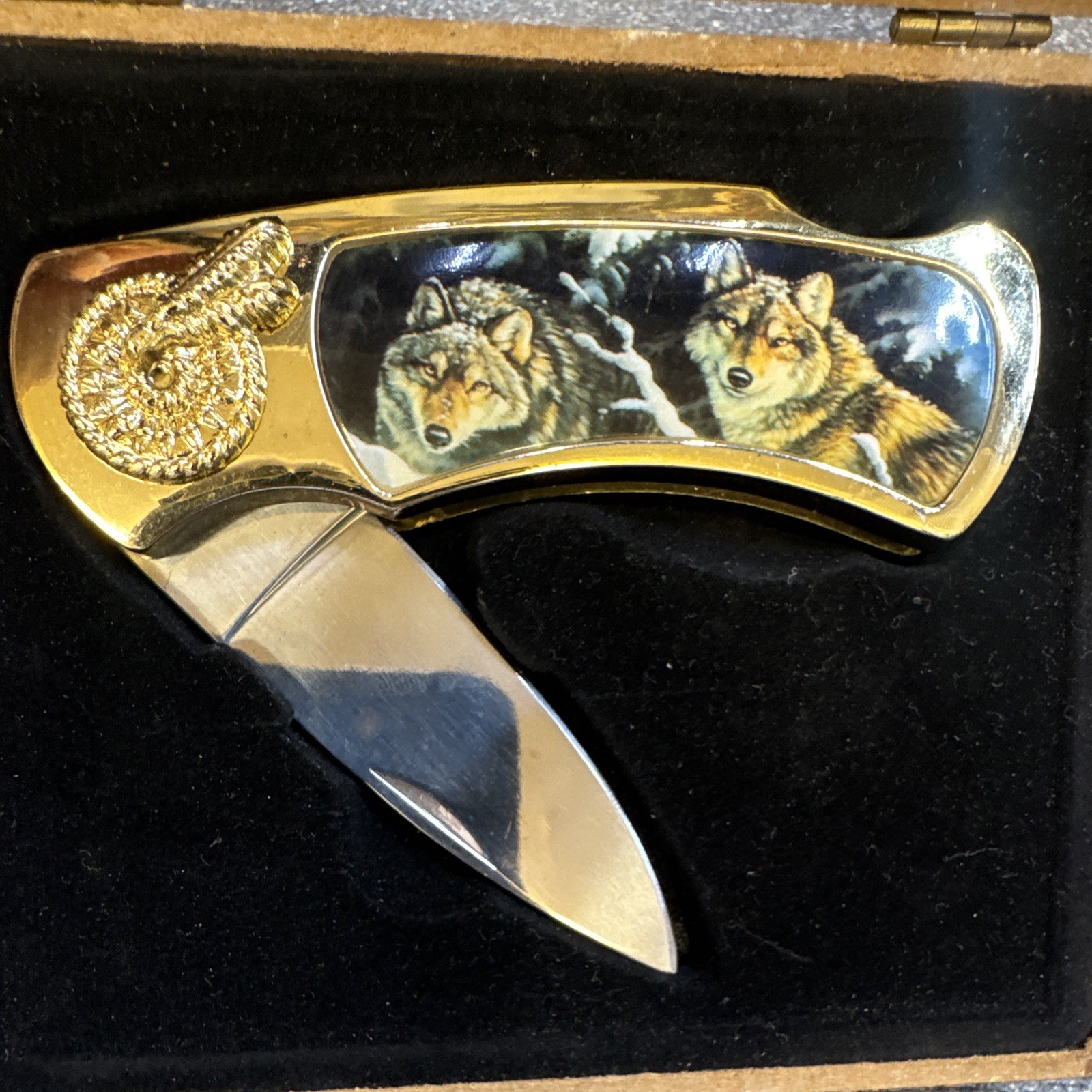 Lockback Stainless Steel Wolf Handle Folding Pocketknife, Manual, Under 2.75in