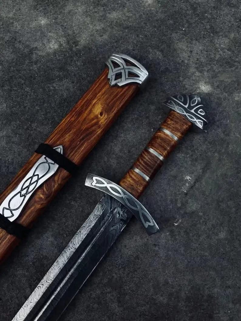 Viking Sword, Real Damascus with Blood Groove 32-Inche Full Tang with Sheath