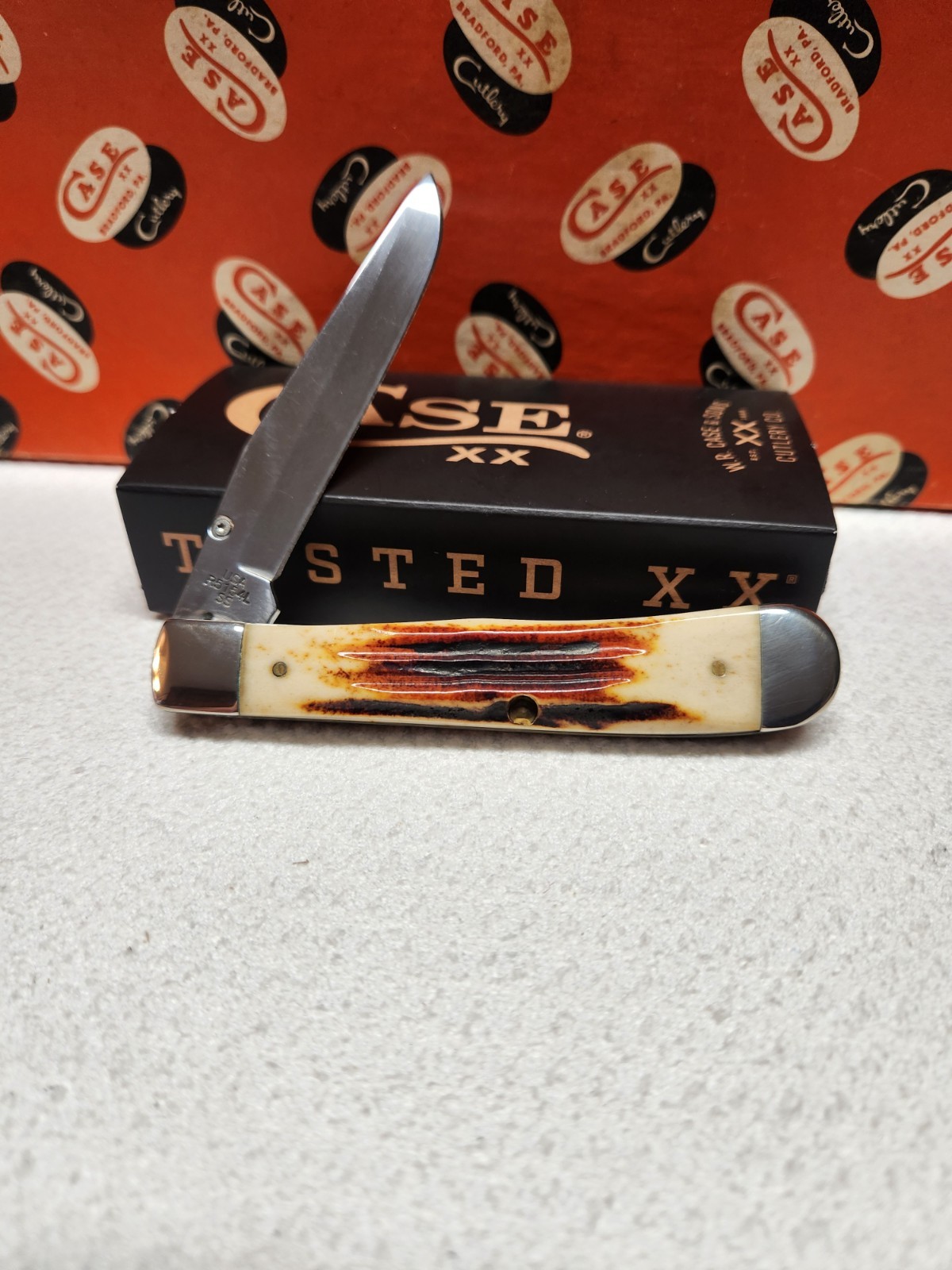 2010 Case Xx Trapperlock Genuine Red Stag Second Cut Handles.