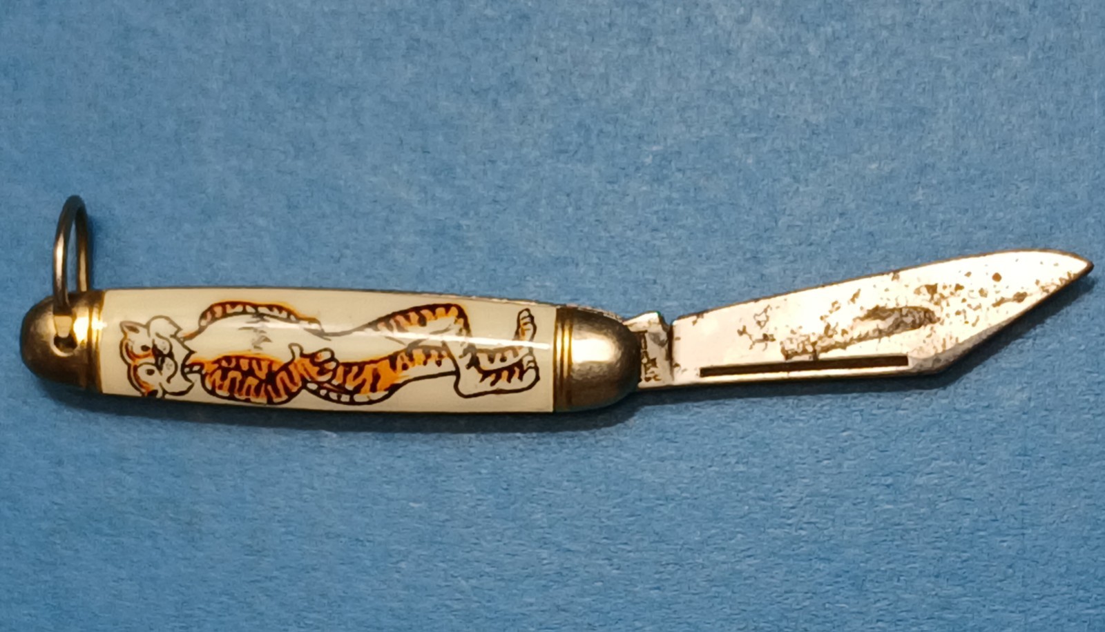 Imperial Providence RI USA. Single Blade with bail. Tiger graphic. 1954-1988.