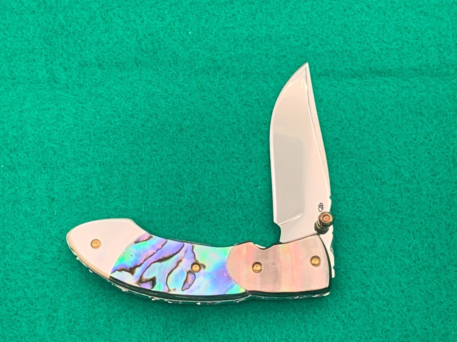 CUSTOM TAWEESAK KNIFE MOTHER OF PEARL / NONE BETTER MUSEUM QUALITY w/ CASE