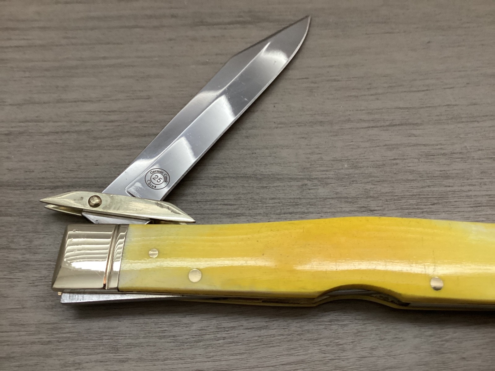 GERMAN CREEK GUARDIAN ANGEL Yellow Bone Cheetah Pocket Knife