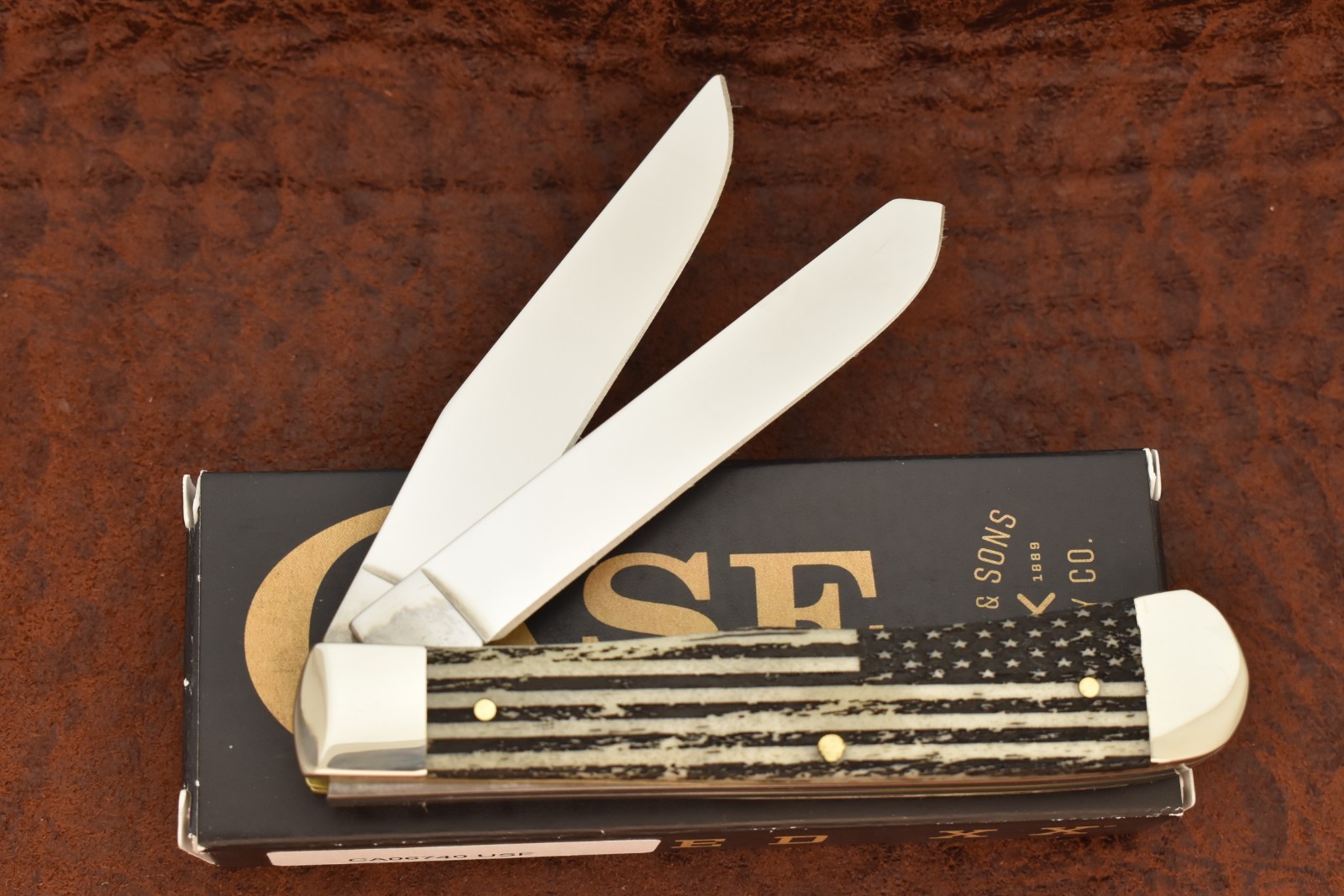 CASE XX USA 2025 NATURAL BONE UNITED STATES FLAG FULL SIZE TRAPPER KNIFE 6254 SS