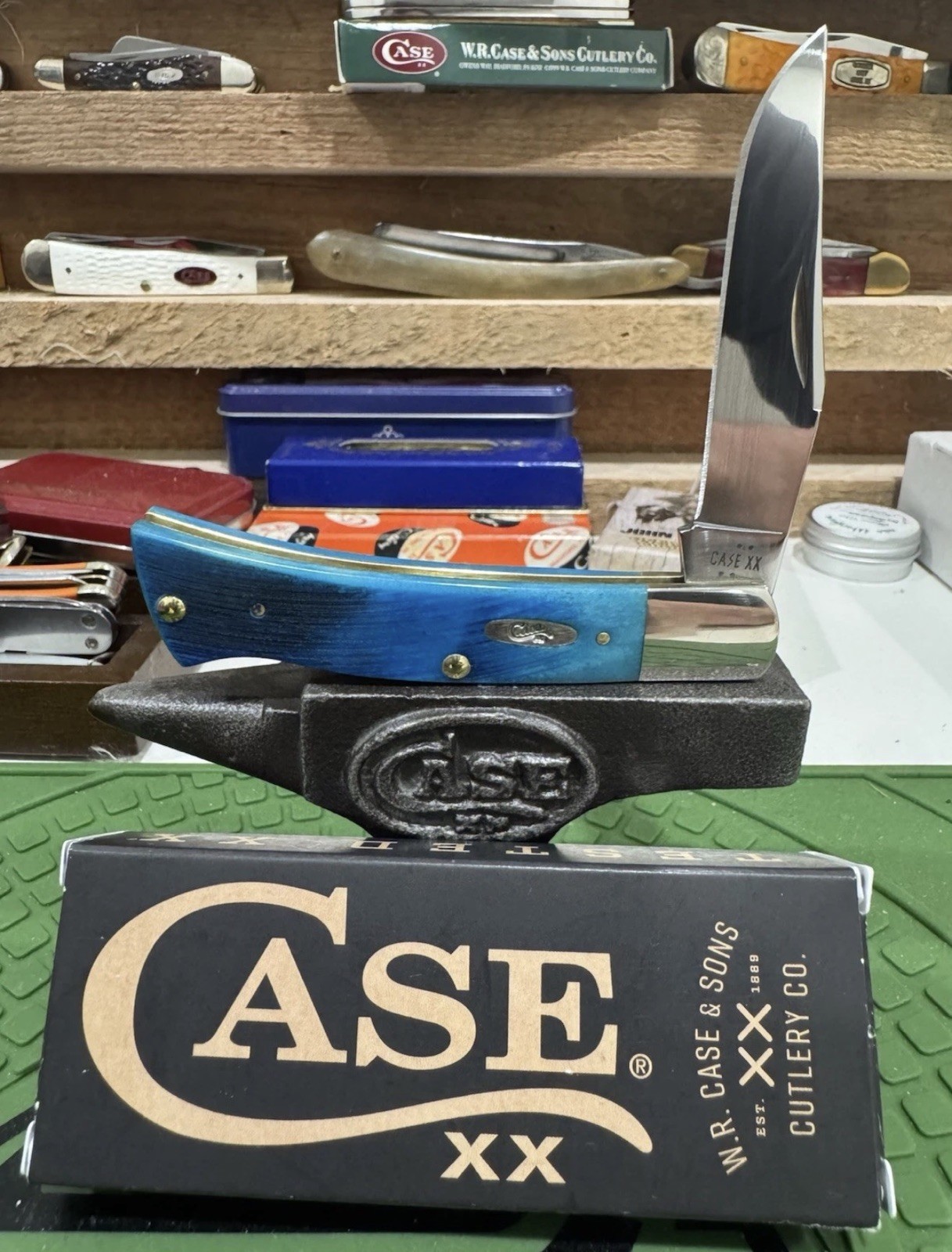Case 2026 Caribbean Blue Axe Handle Pocket Knife Stainless Steel Blade USA NIB