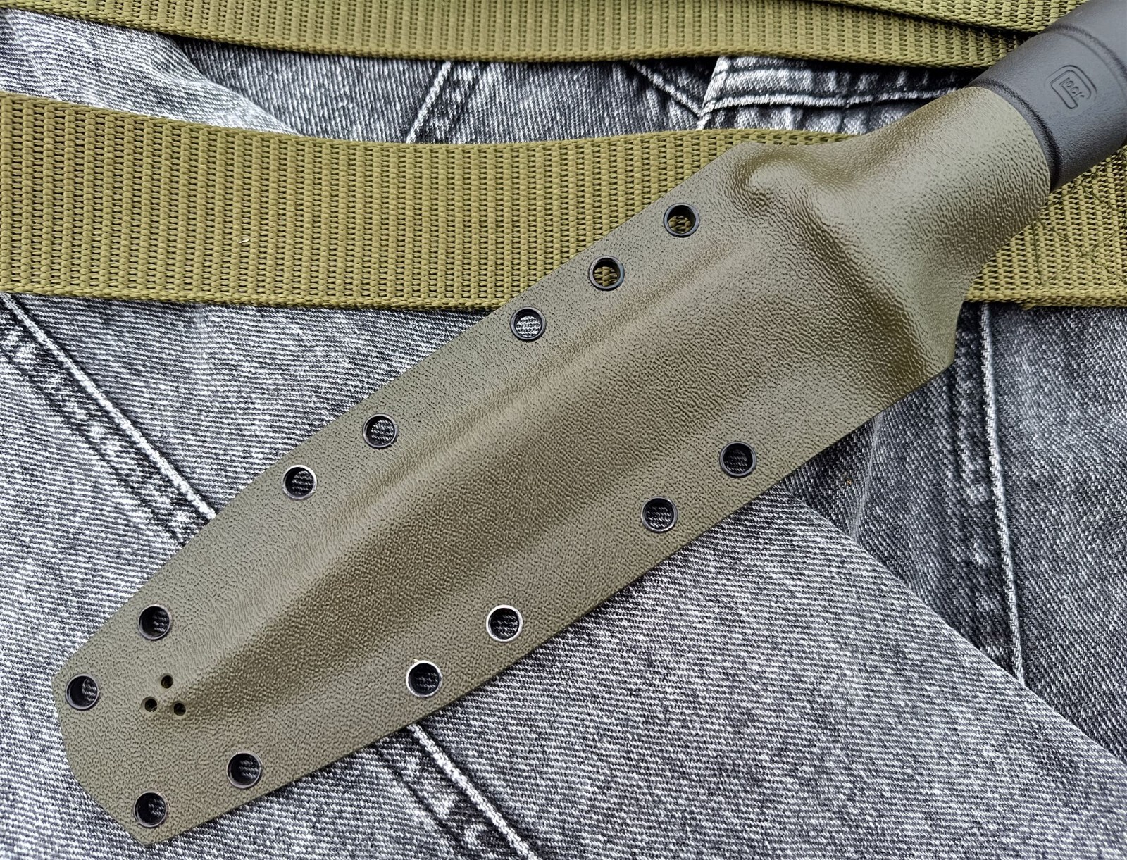 Glock 78/81 custom olive kydex sheath. Only the scabbard. Scabbard with mount