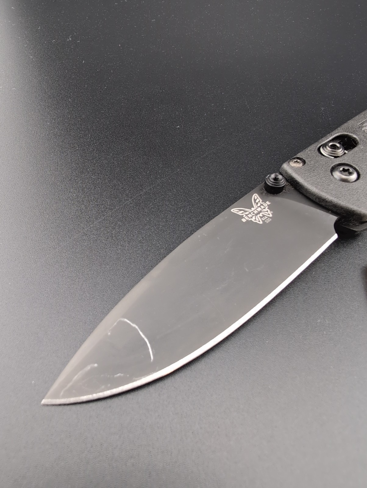 Benchmade – 535BK Bugout S30V Black Plain Blade Black Handles – BS-152