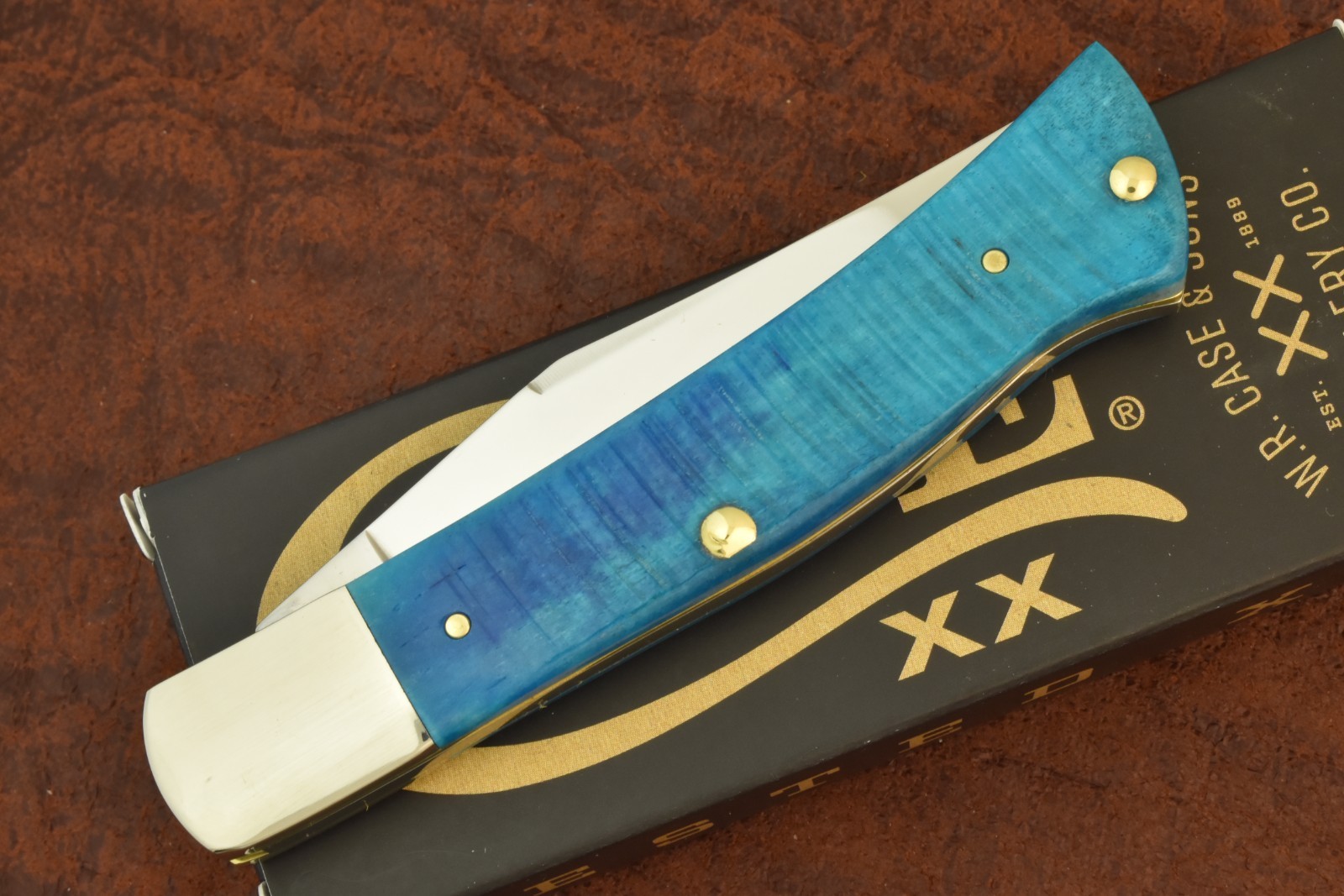 CASE XX USA 2026 SAWCUT CARIBBEAN BLUE BONE AXE HANDLE KNIFE TB61135 SS (36512)