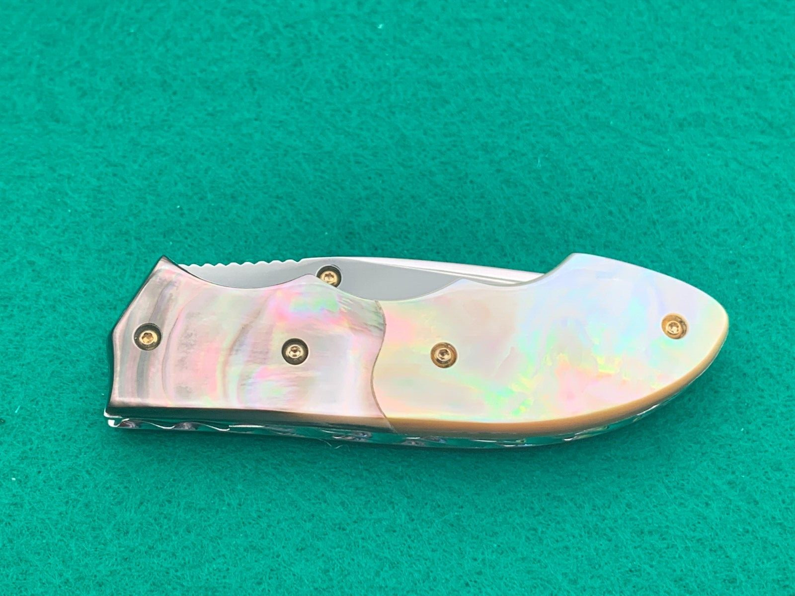 CUSTOM TAWEESAK KNIFE MOTHER OF PEARL / NONE BETTER MUSEUM QUALITY) w/ CASE