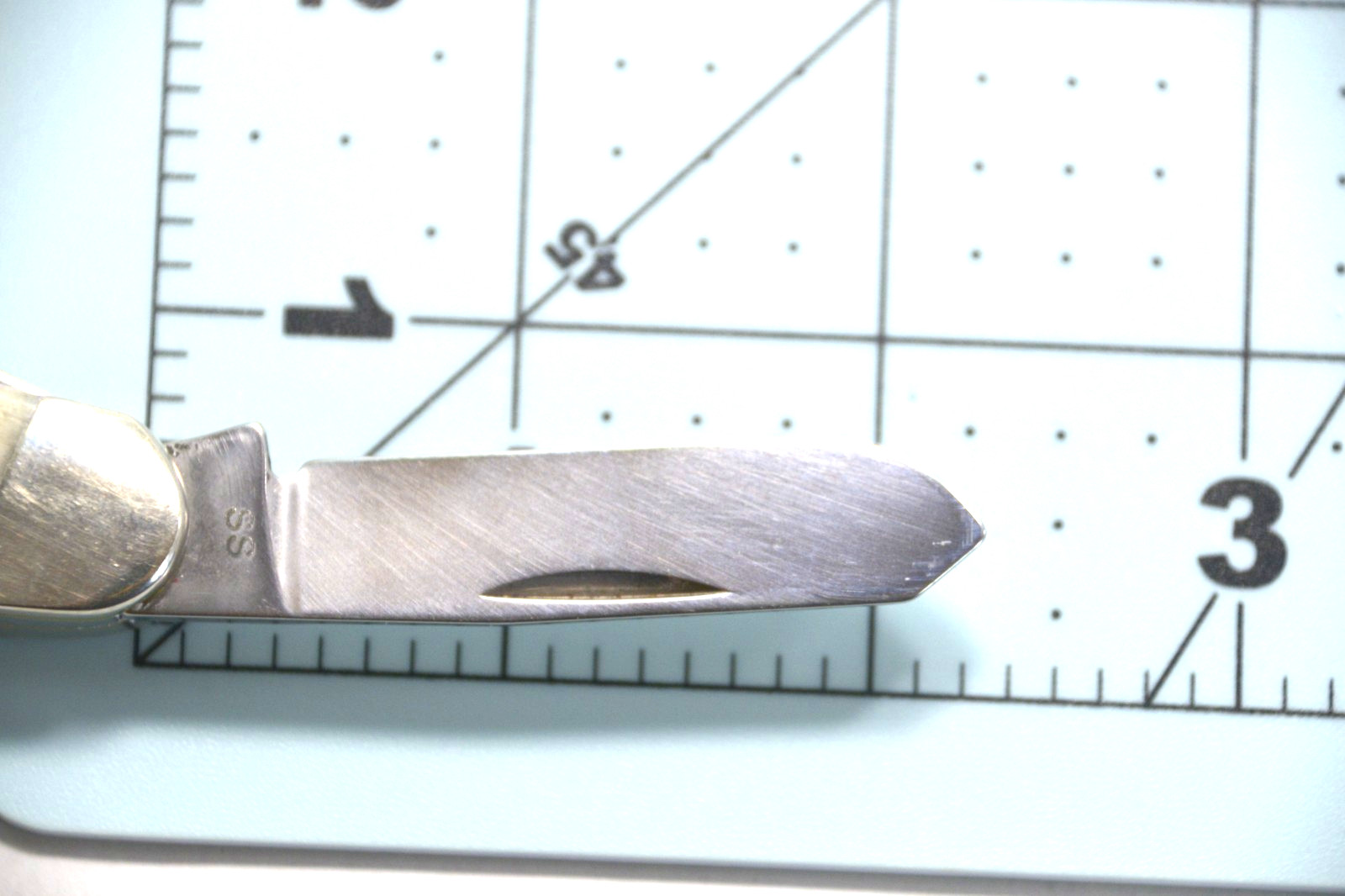 Case XX TB6339 Tony Bose Natural Smooth Bone Pocketknife 2025, serrated edge