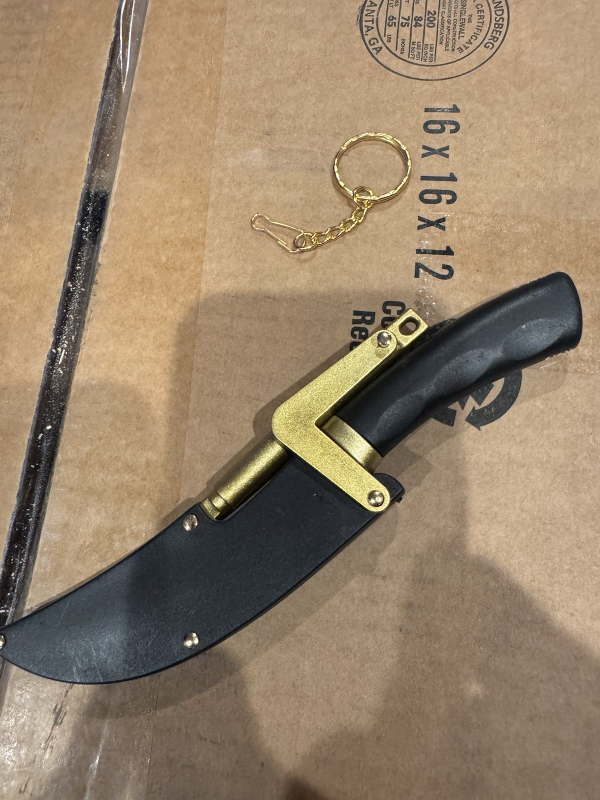 3-1/2” Blade Knife With Locking Sheath.