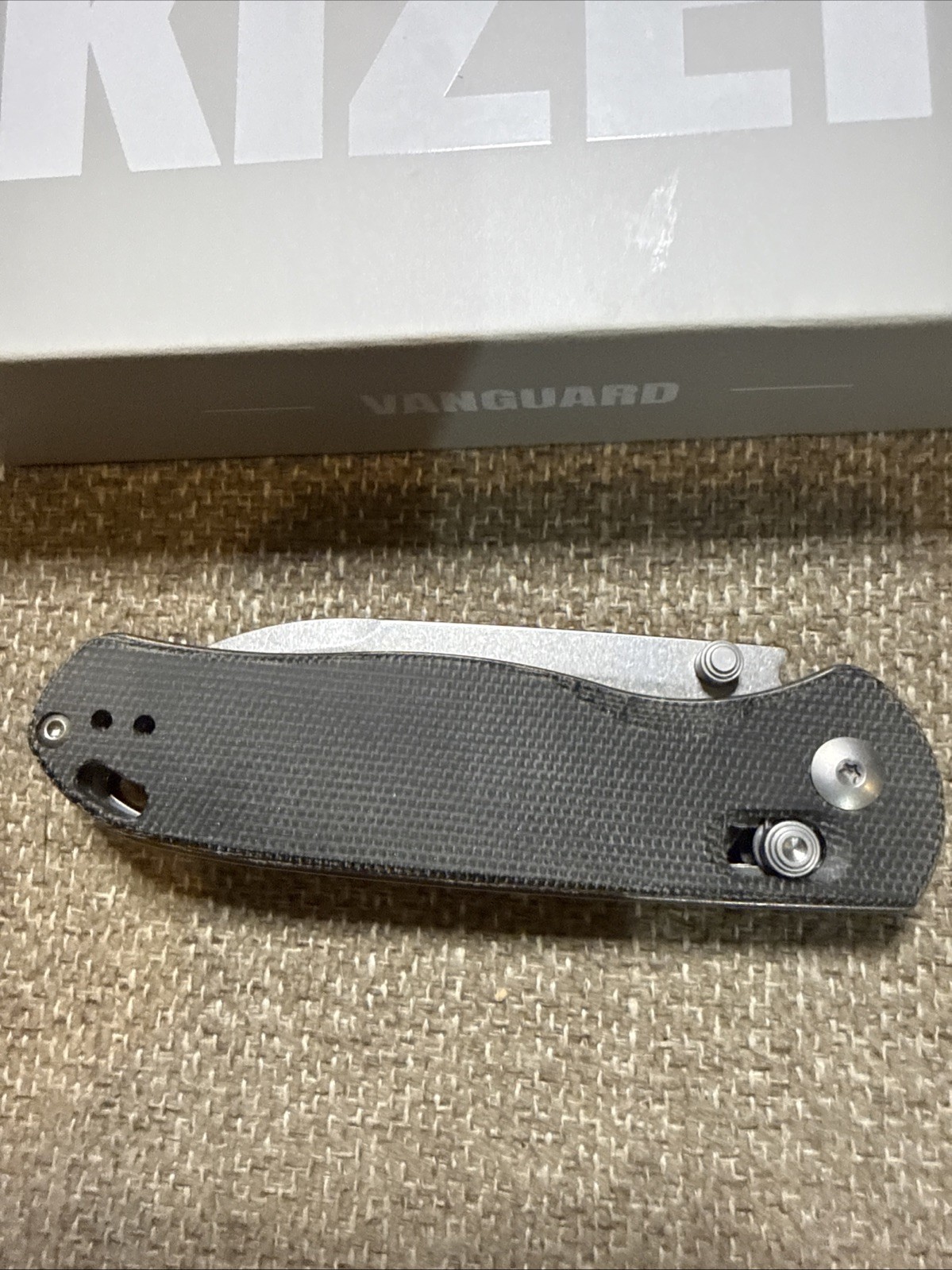 Kizer Cutlery Drop Bear Folding Knife 3″ 154CM Steel Blade Gray Micarta Handle