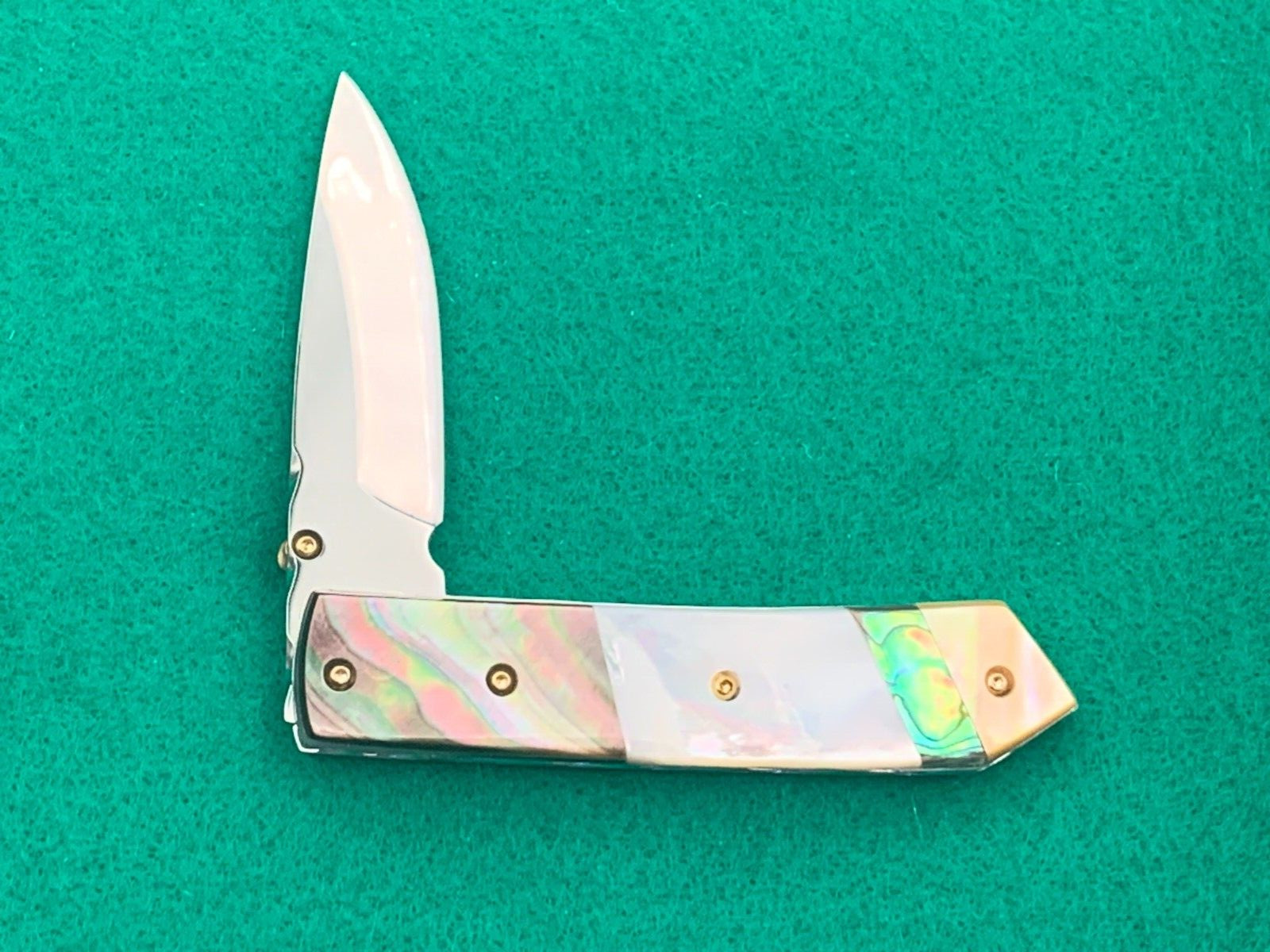 CUSTOM TAWEESAK KNIFE MOTHER OF PEARL / NONE BETTER MUSEUM QUALITY) w/CASE