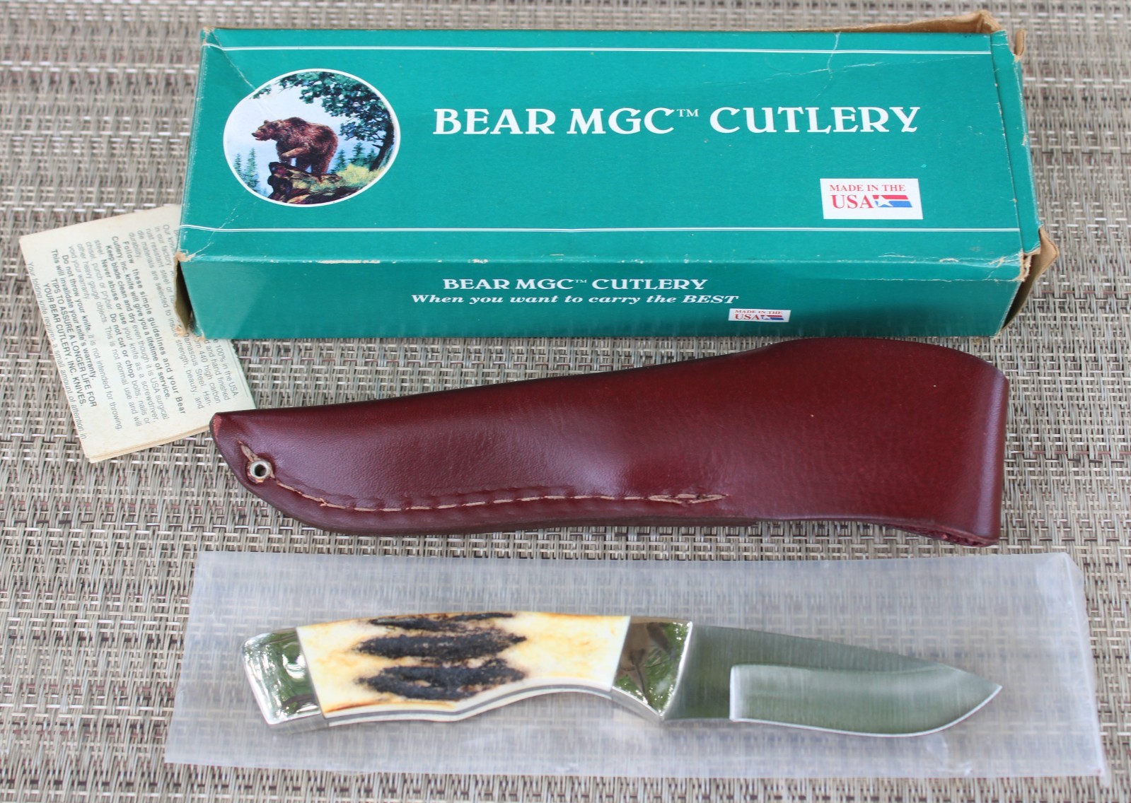 Bear MGC Fixed Blade Knife 6 1/2″ 580 Hunter India Stag Handle With Box & Sheath