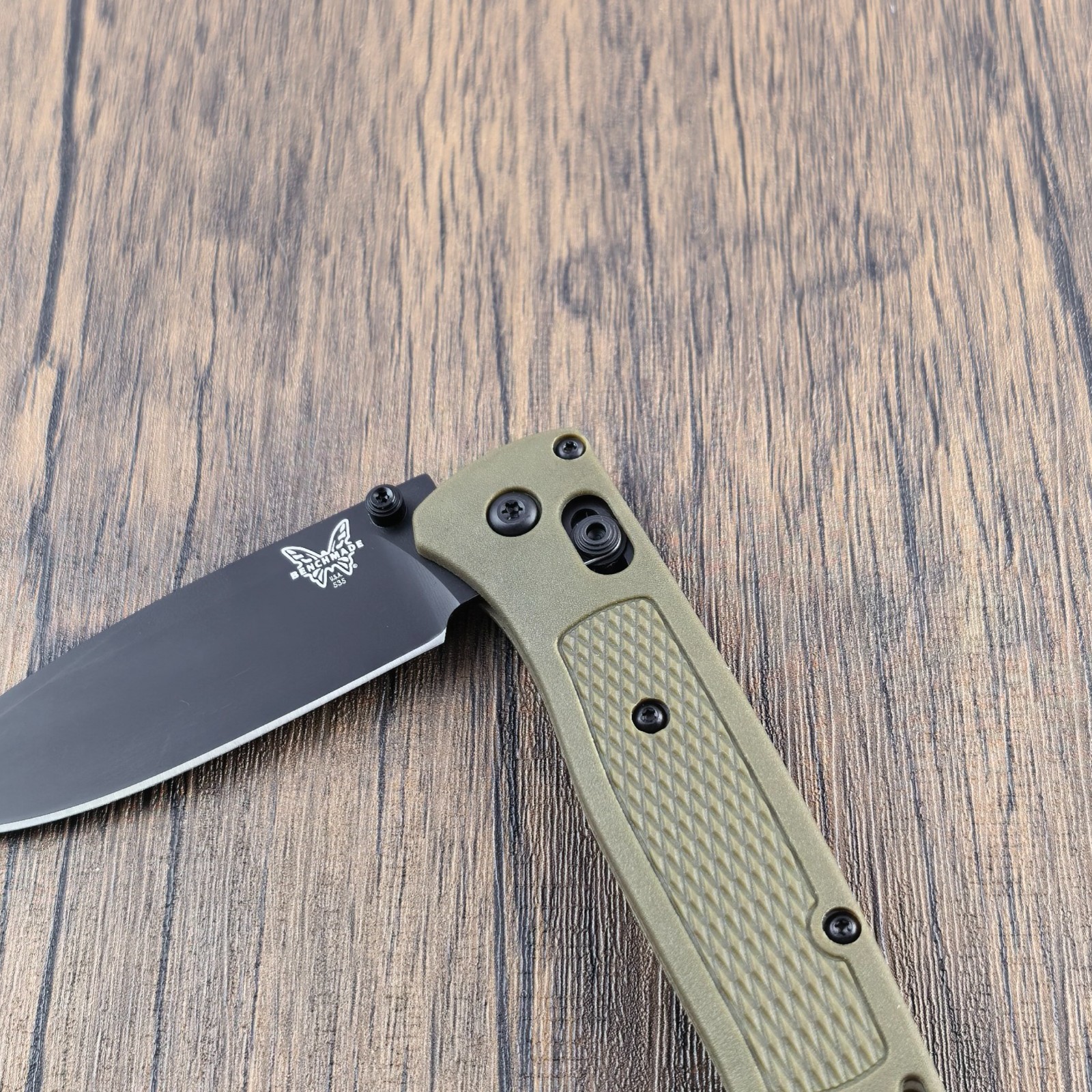 Benchmade-Knives 535 Bugout-Green CF-Elite Handle CPM-S30V-Steel Knives